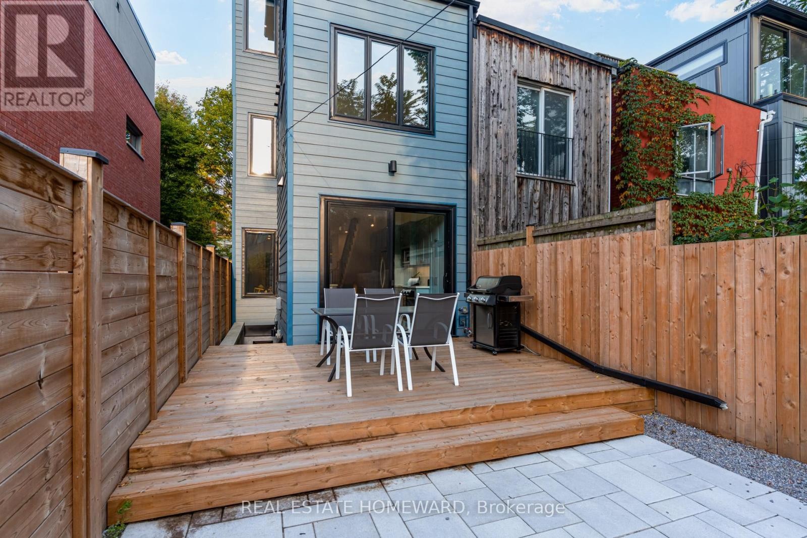 












46 BOULTON AVENUE

,
Toronto (South Riverdale),




Ontario
M4M2J5

