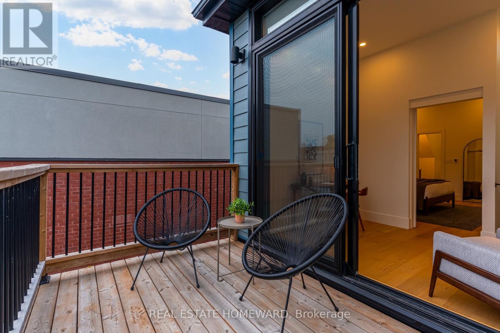 












46 BOULTON AVENUE

,
Toronto (South Riverdale),




Ontario
M4M2J5

