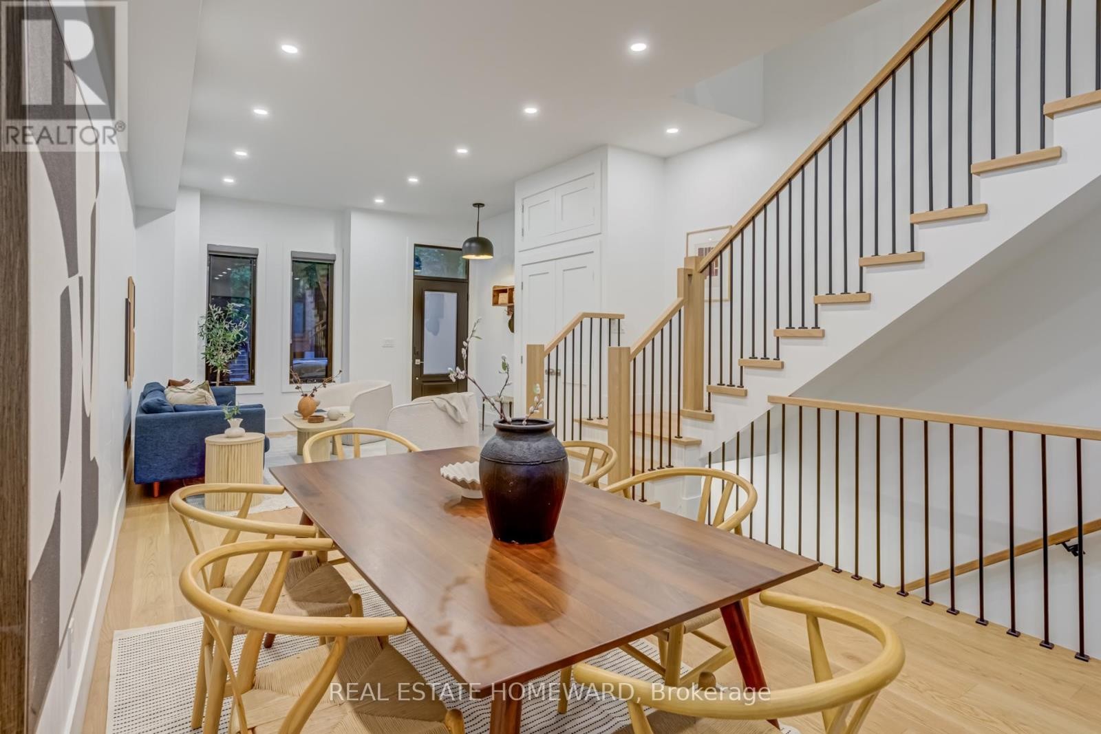 












46 BOULTON AVENUE

,
Toronto (South Riverdale),




Ontario
M4M2J5

