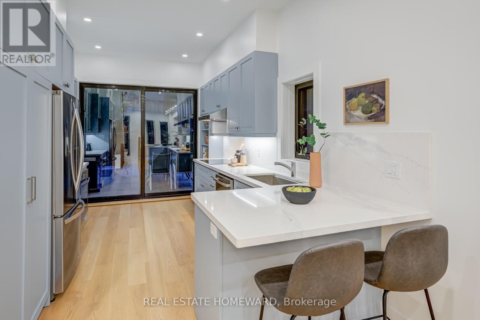 












46 BOULTON AVENUE

,
Toronto (South Riverdale),




Ontario
M4M2J5

