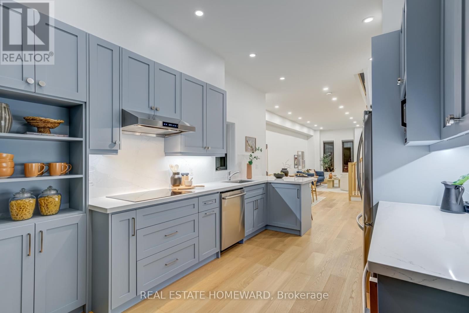 












46 BOULTON AVENUE

,
Toronto (South Riverdale),




Ontario
M4M2J5

