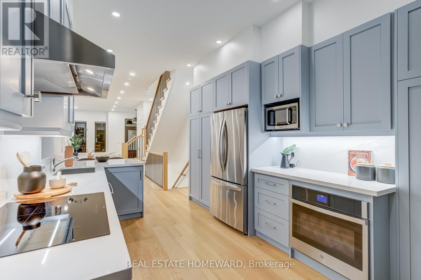 












46 BOULTON AVENUE

,
Toronto (South Riverdale),




Ontario
M4M2J5

