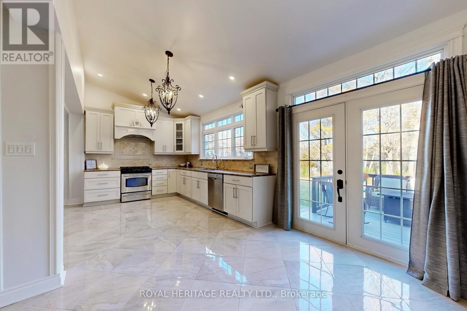 












47 CHERRYHILL AVENUE

,
Toronto (Centennial Scarborough),




Ontario
M1C1W9

