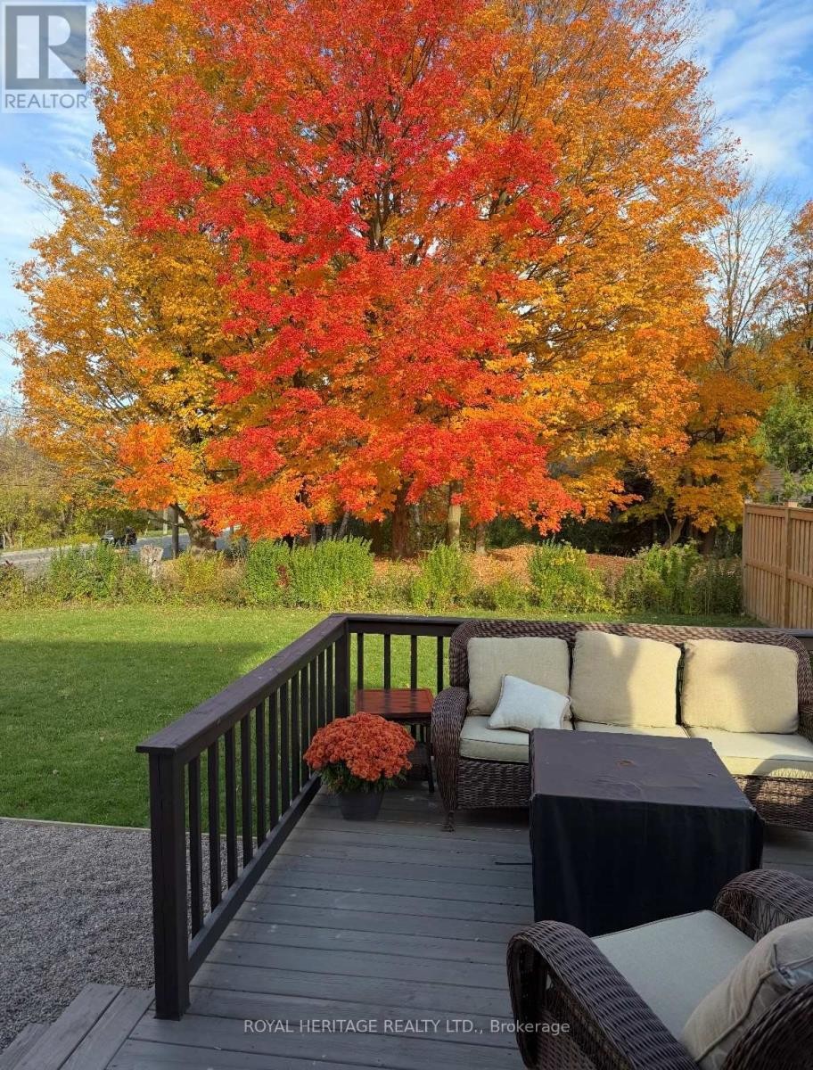 












47 CHERRYHILL AVENUE

,
Toronto (Centennial Scarborough),




Ontario
M1C1W9

