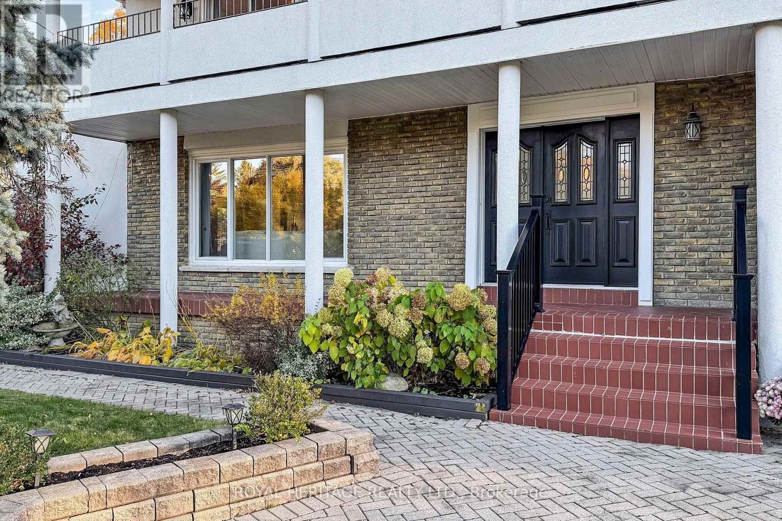 












47 CHERRYHILL AVENUE

,
Toronto (Centennial Scarborough),




Ontario
M1C1W9

