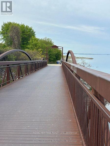 












47 CHERRYHILL AVENUE

,
Toronto (Centennial Scarborough),




Ontario
M1C1W9

