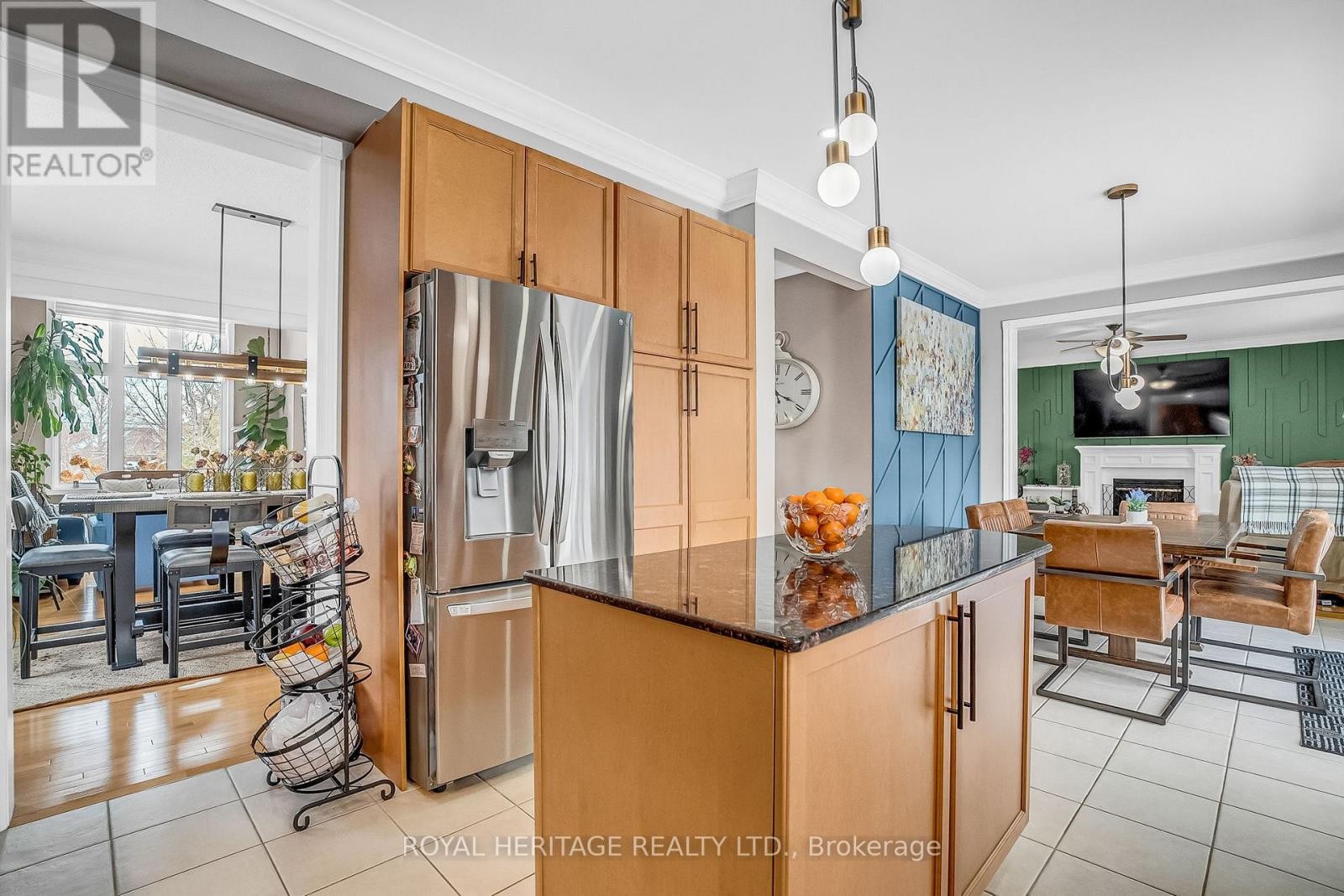 












846 HANMORE COURT

,
Oshawa (Pinecrest),




Ontario
L1K0C5

