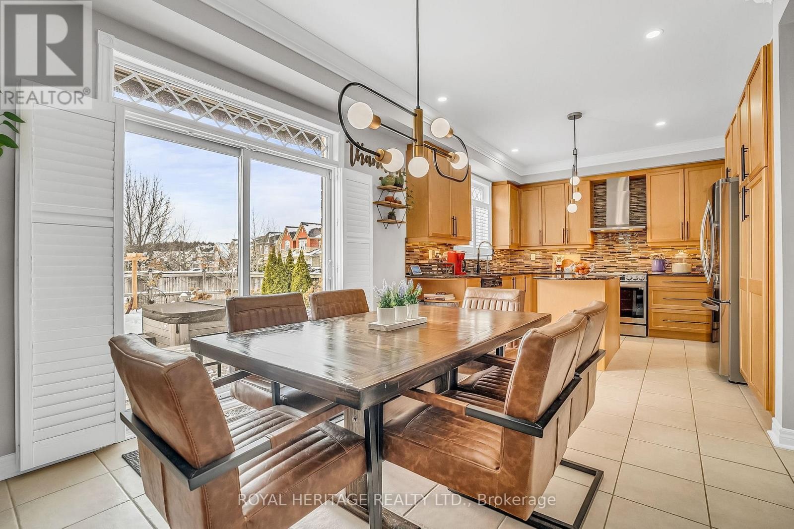 












846 HANMORE COURT

,
Oshawa (Pinecrest),




Ontario
L1K0C5

