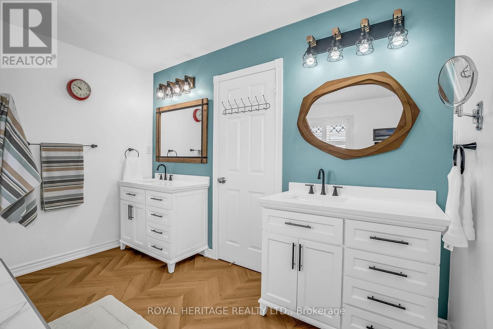 












846 HANMORE COURT

,
Oshawa (Pinecrest),




Ontario
L1K0C5

