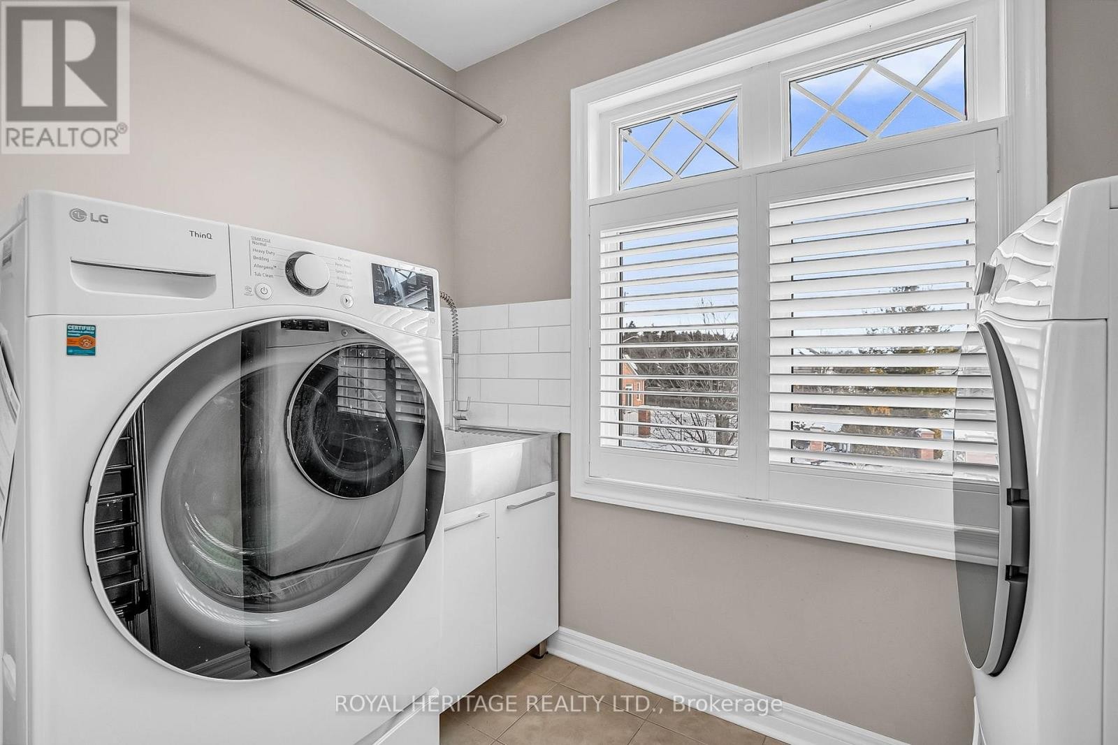 












846 HANMORE COURT

,
Oshawa (Pinecrest),




Ontario
L1K0C5

