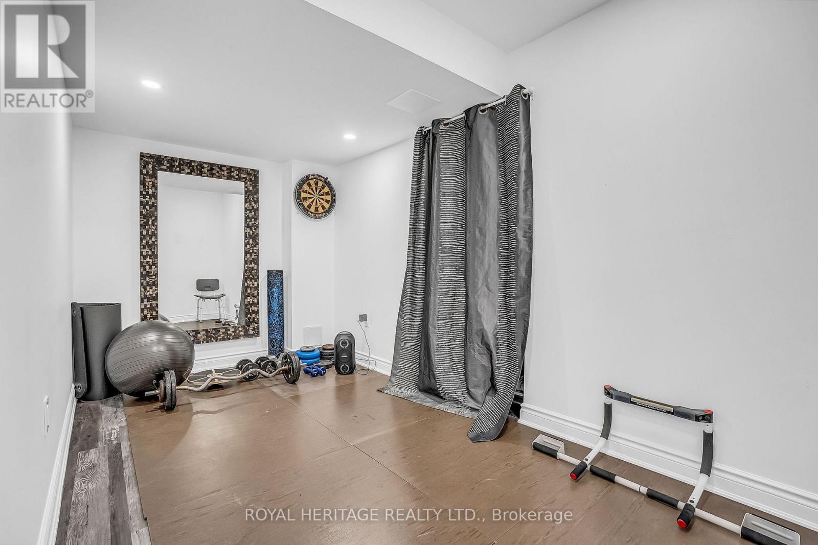 












846 HANMORE COURT

,
Oshawa (Pinecrest),




Ontario
L1K0C5

