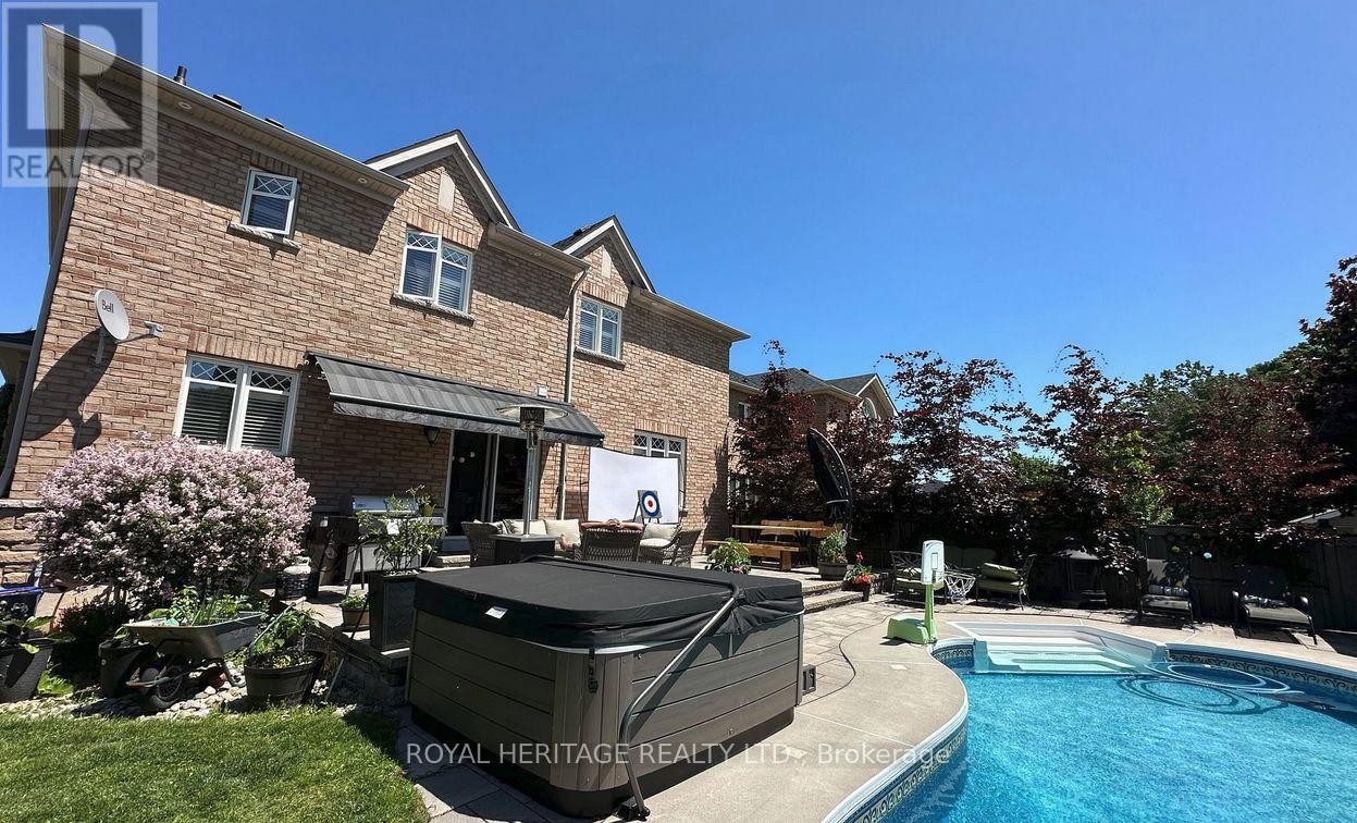 












846 HANMORE COURT

,
Oshawa (Pinecrest),




Ontario
L1K0C5

