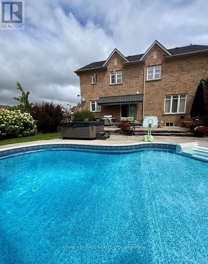 












846 HANMORE COURT

,
Oshawa (Pinecrest),




Ontario
L1K0C5

