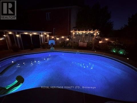 












846 HANMORE COURT

,
Oshawa (Pinecrest),




Ontario
L1K0C5

