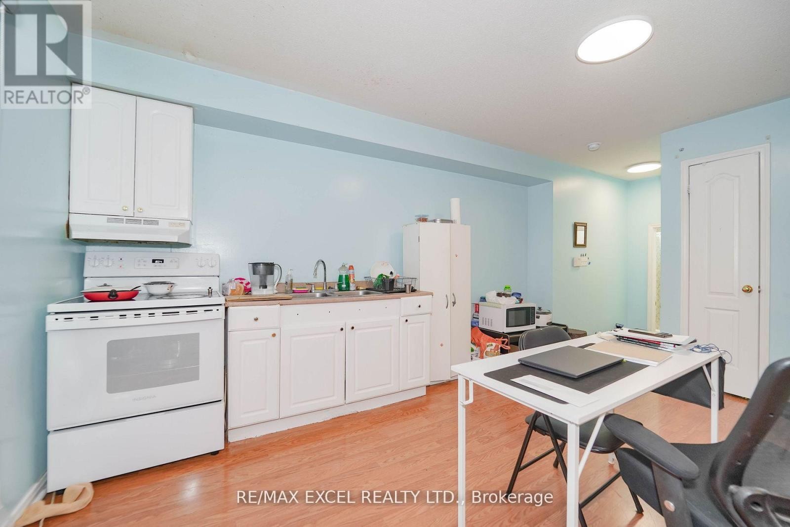 












4 - 2784 EGLINTON AVENUE E

,
Toronto (Eglinton East),




Ontario
M1J2C8

