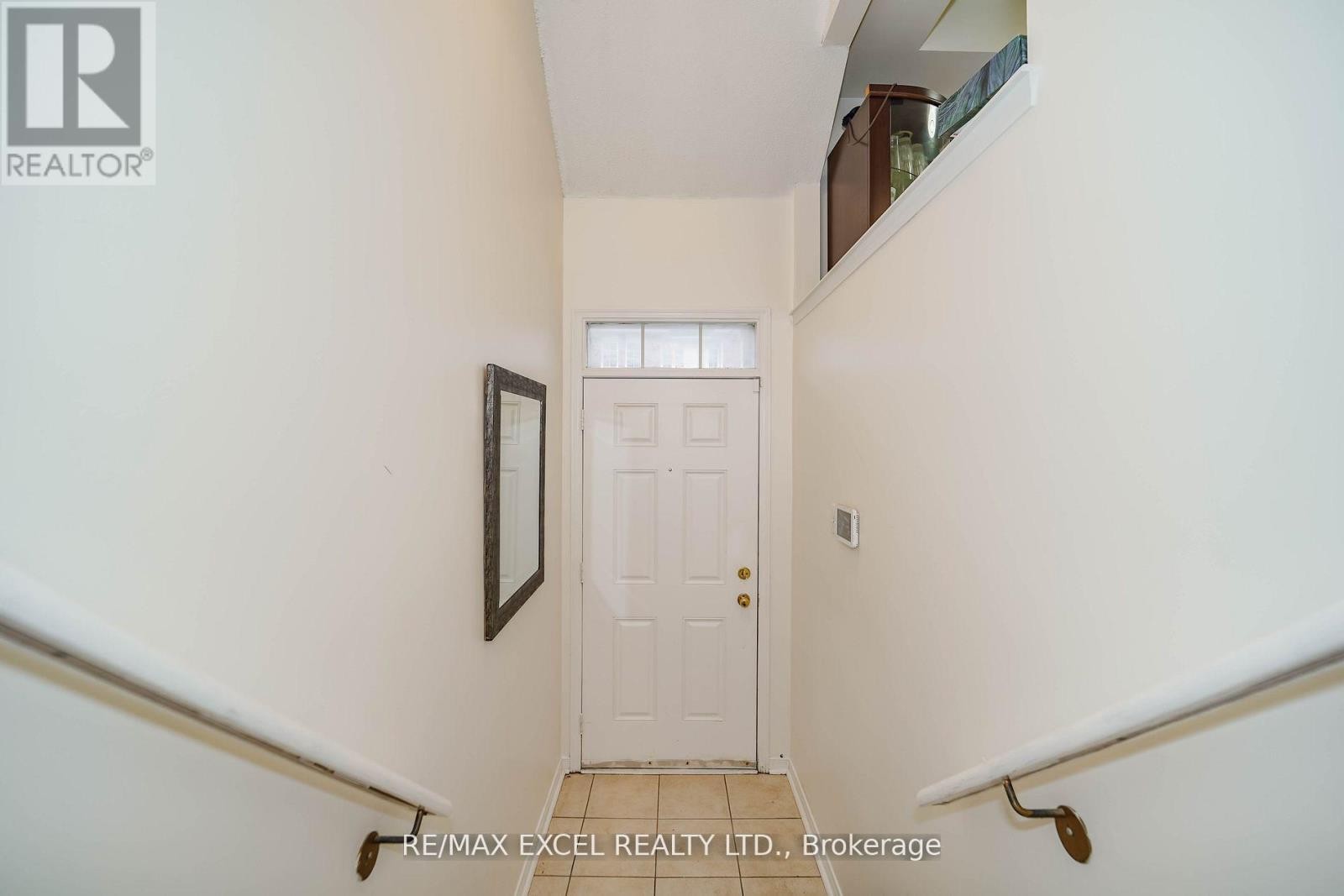 












4 - 2784 EGLINTON AVENUE E

,
Toronto (Eglinton East),




Ontario
M1J2C8

