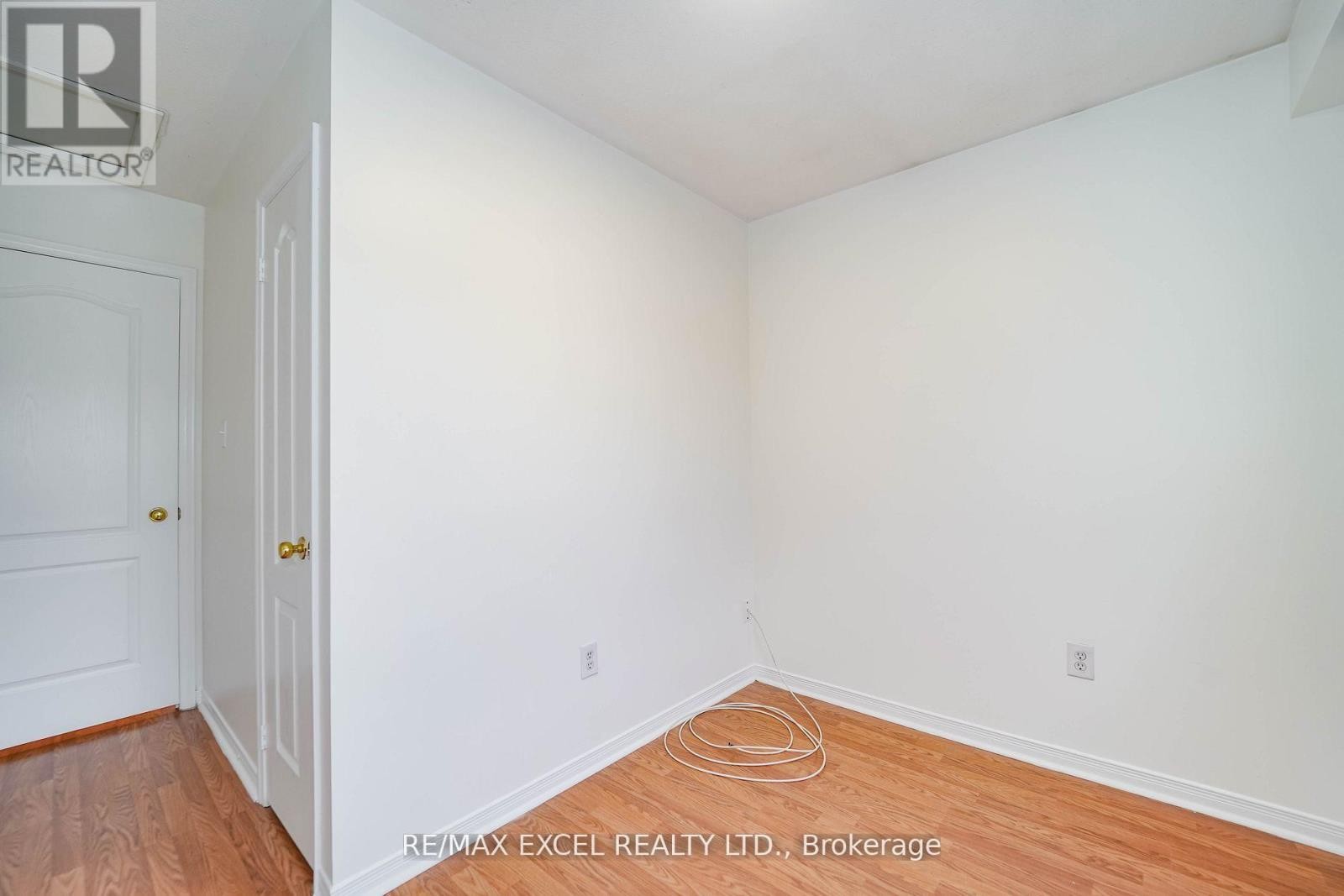 












4 - 2784 EGLINTON AVENUE E

,
Toronto (Eglinton East),




Ontario
M1J2C8

