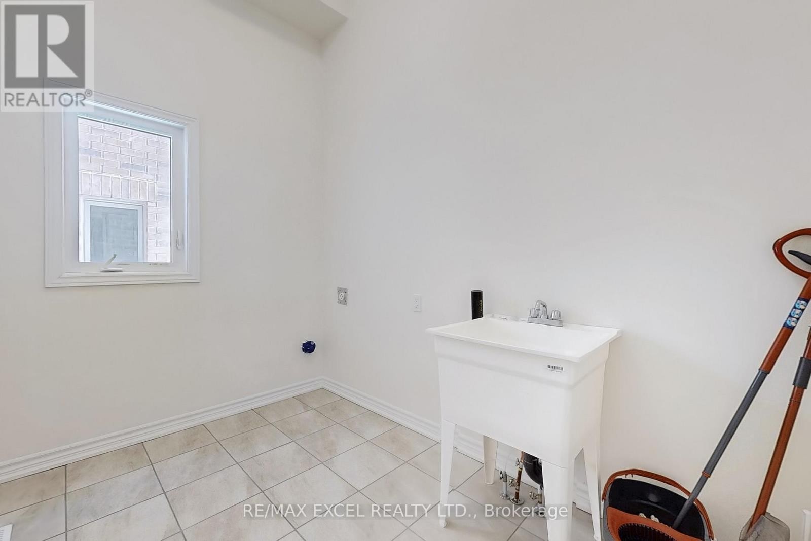 












26 RAINES ROAD

,
Scugog (Port Perry),




Ontario
L9L0E2

