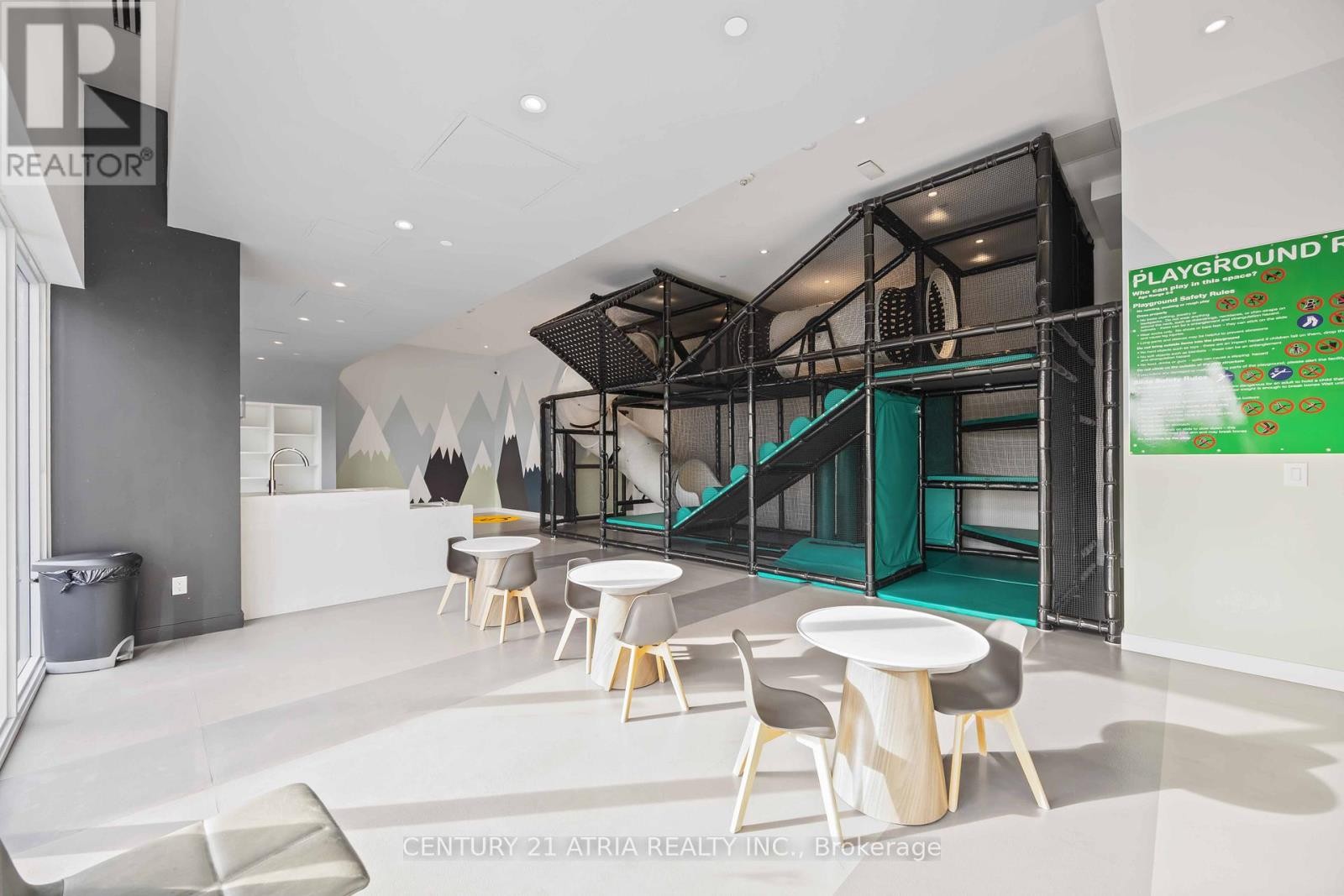 












1519 - 2031 KENNEDY ROAD

,
Toronto (Dorset Park),




Ontario
M1T0B8

