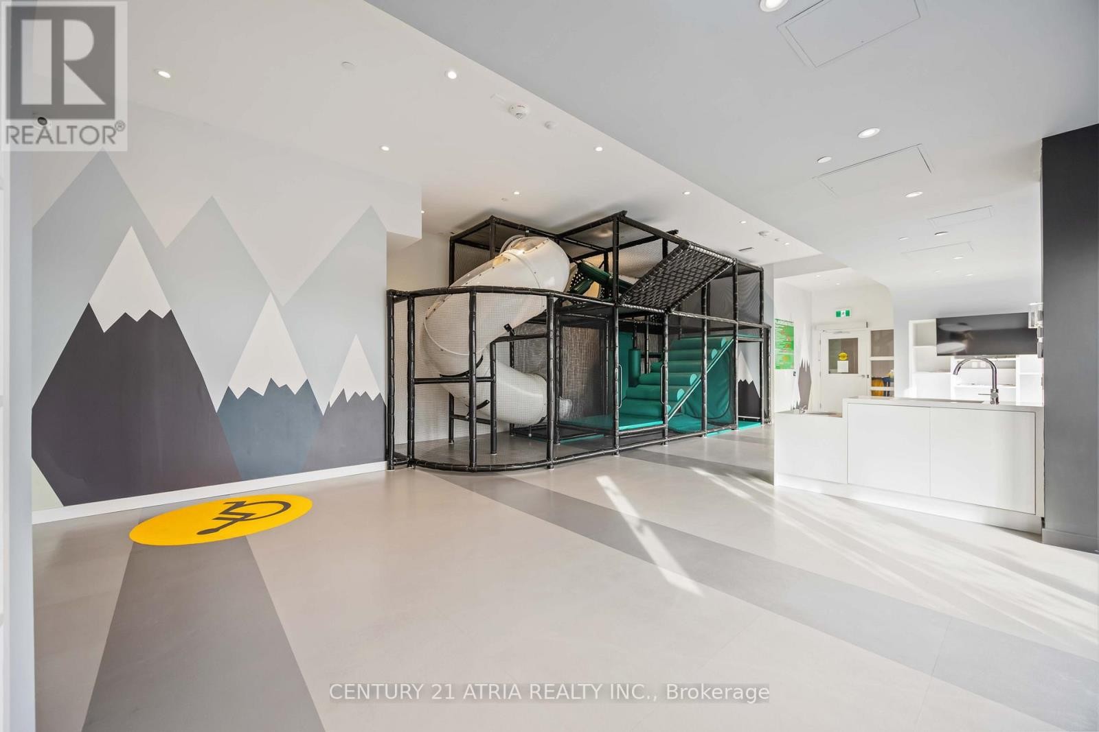 












1519 - 2031 KENNEDY ROAD

,
Toronto (Dorset Park),




Ontario
M1T0B8

