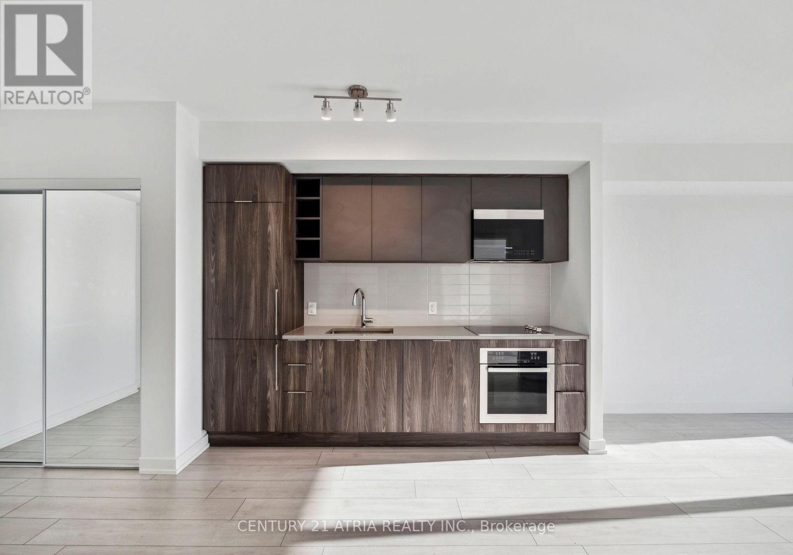 












1519 - 2031 KENNEDY ROAD

,
Toronto (Dorset Park),




Ontario
M1T0B8

