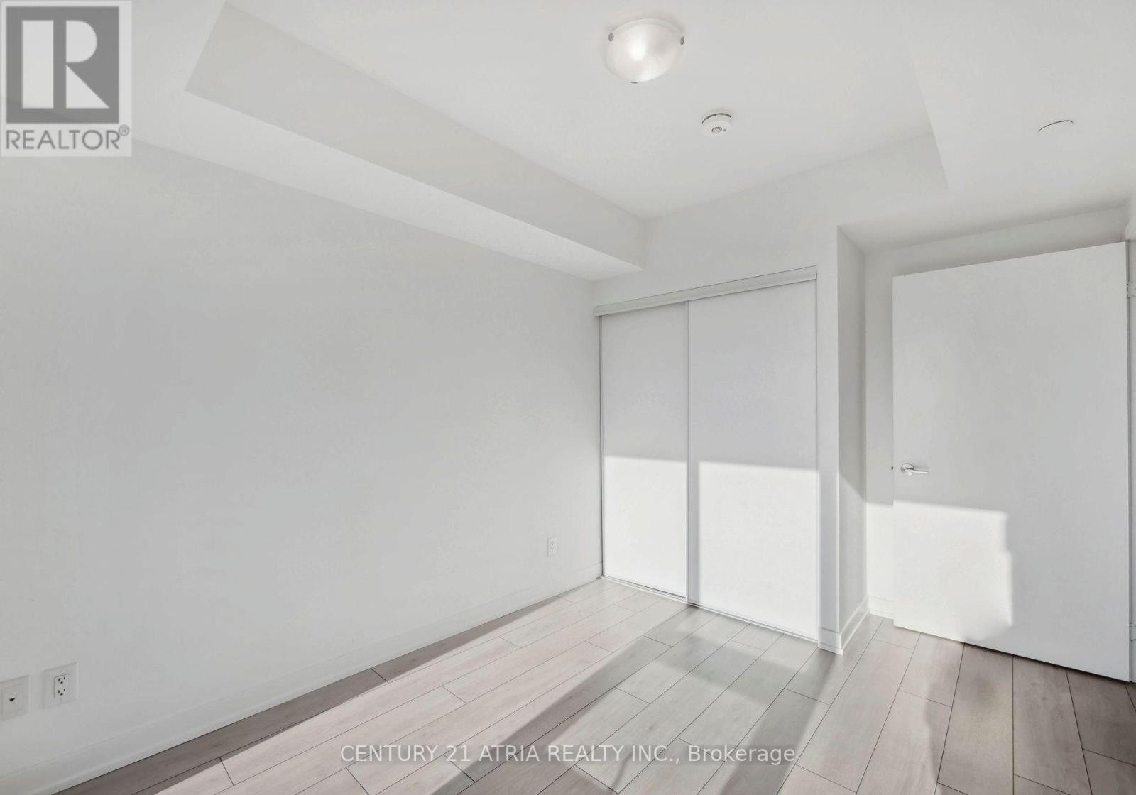 












1519 - 2031 KENNEDY ROAD

,
Toronto (Dorset Park),




Ontario
M1T0B8

