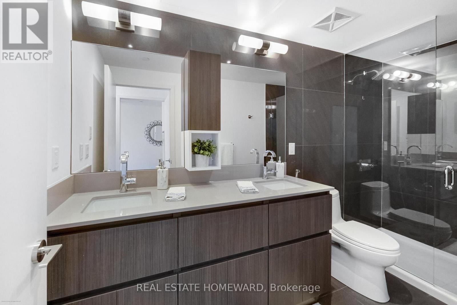 












1113 - 30 BASEBALL PLACE

,
Toronto (South Riverdale),




Ontario
M4M0E8

