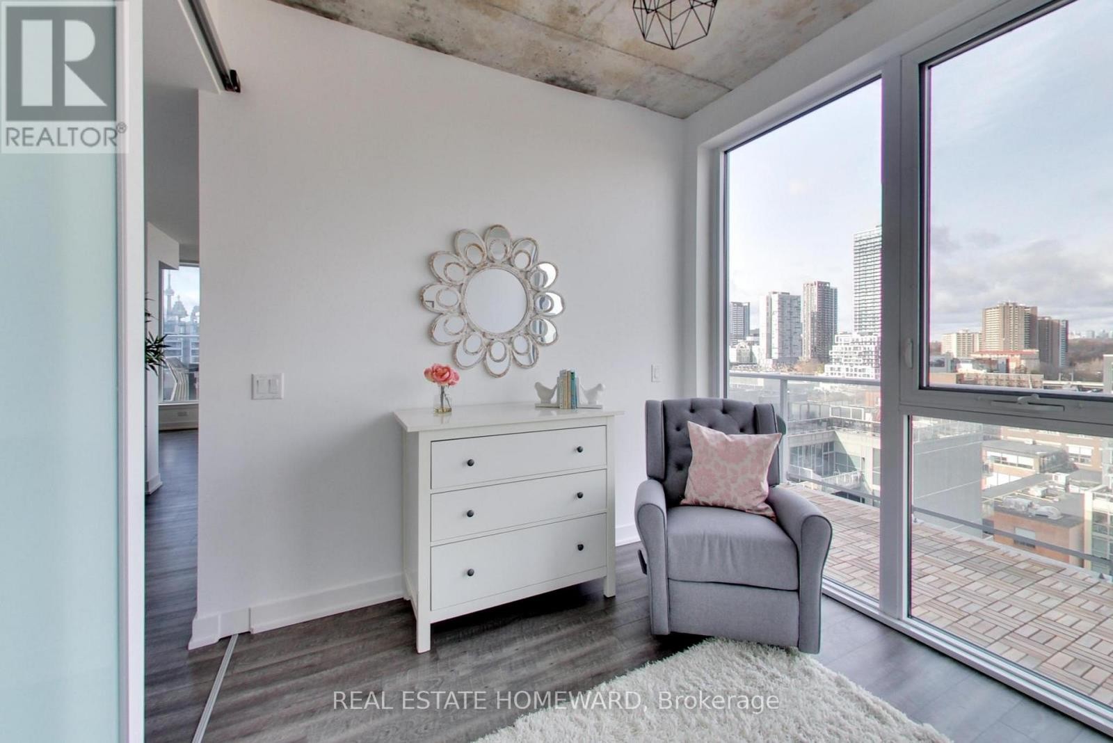 












1113 - 30 BASEBALL PLACE

,
Toronto (South Riverdale),




Ontario
M4M0E8

