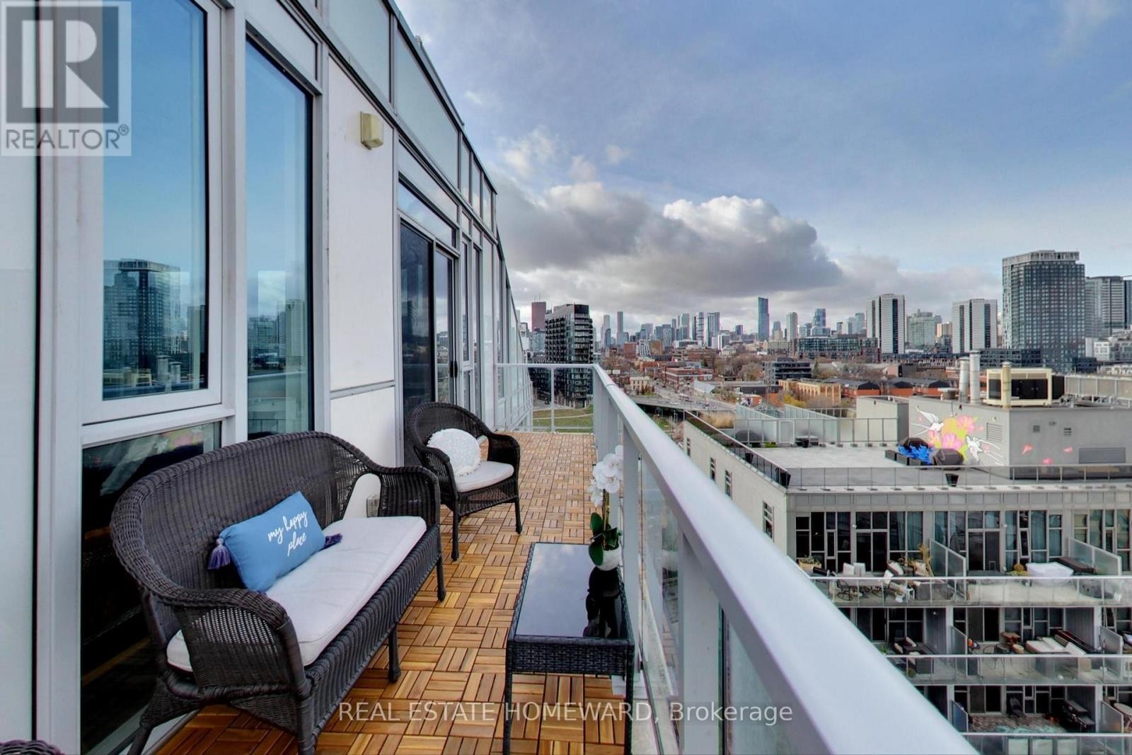 












1113 - 30 BASEBALL PLACE

,
Toronto (South Riverdale),




Ontario
M4M0E8

