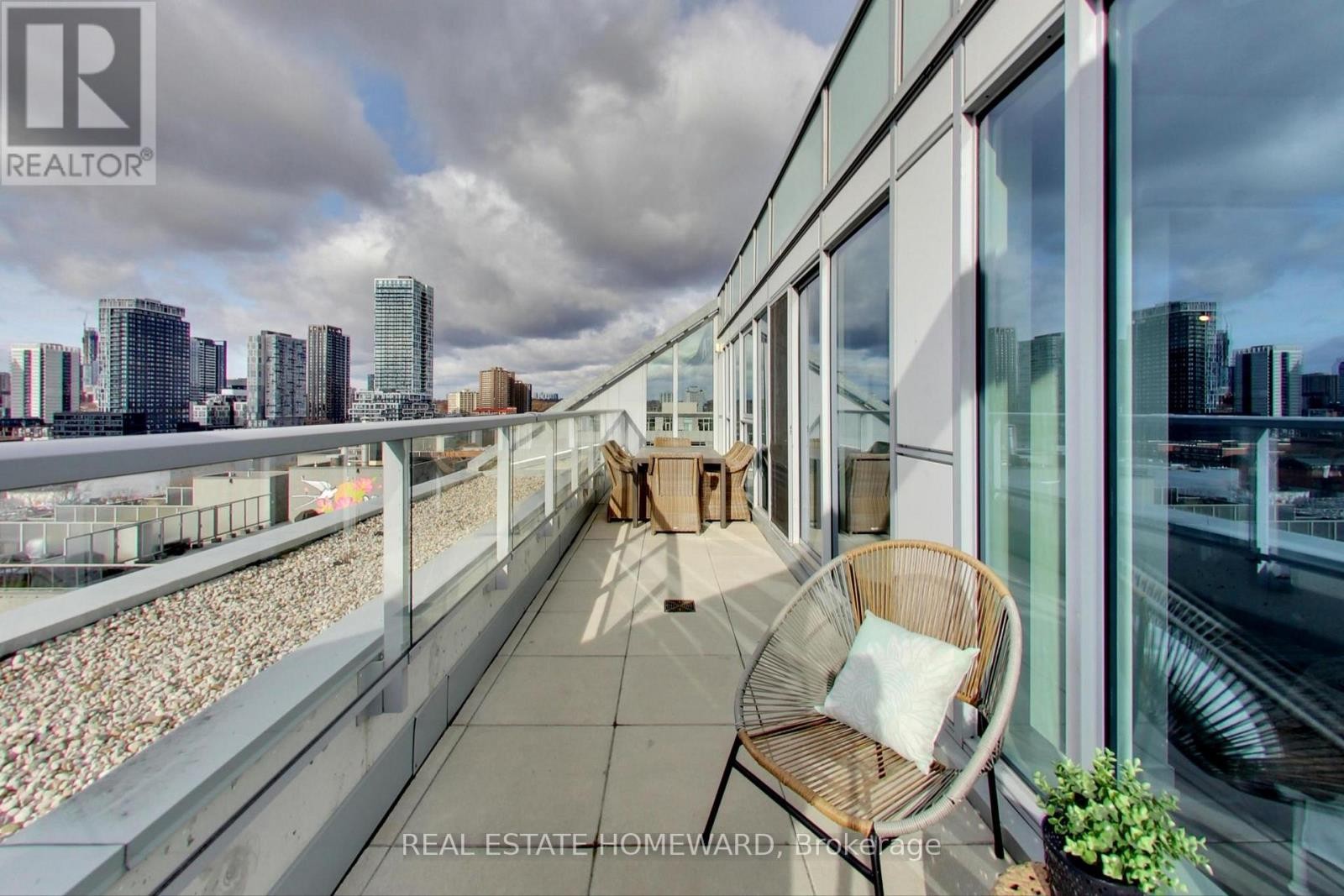 












1113 - 30 BASEBALL PLACE

,
Toronto (South Riverdale),




Ontario
M4M0E8

