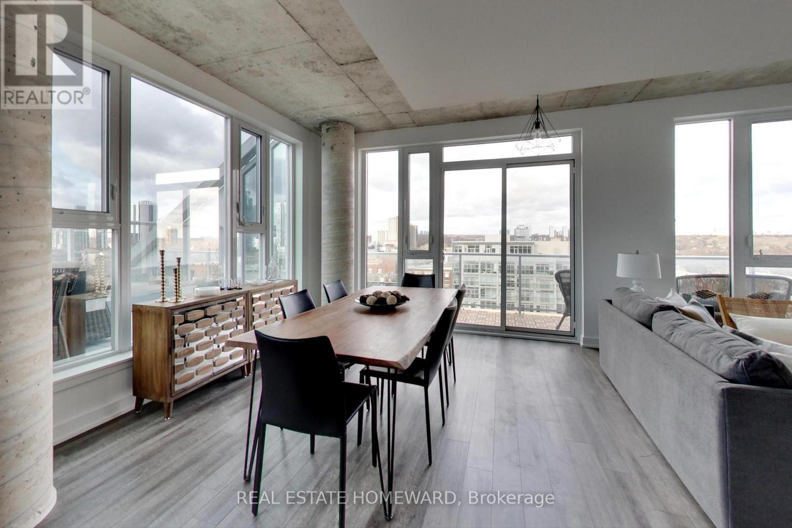 












1113 - 30 BASEBALL PLACE

,
Toronto (South Riverdale),




Ontario
M4M0E8

