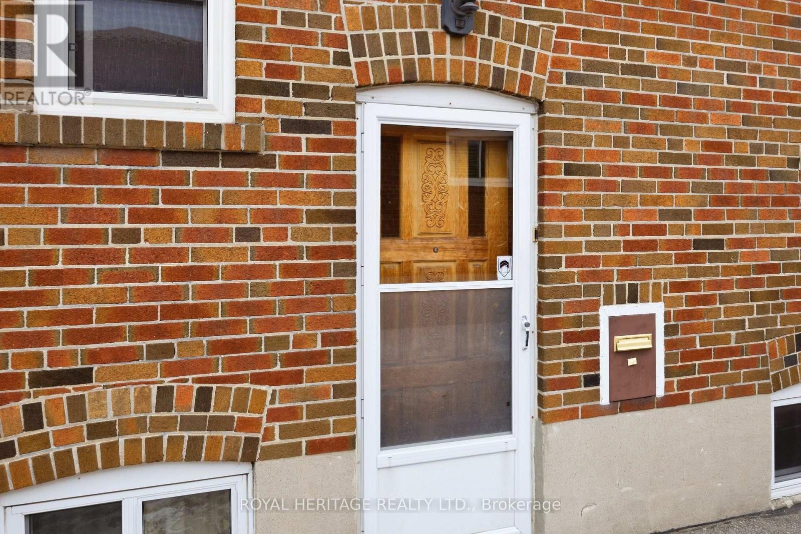 












178 ELLENDALE DRIVE

,
Toronto (Dorset Park),




Ontario
M1P1P4

