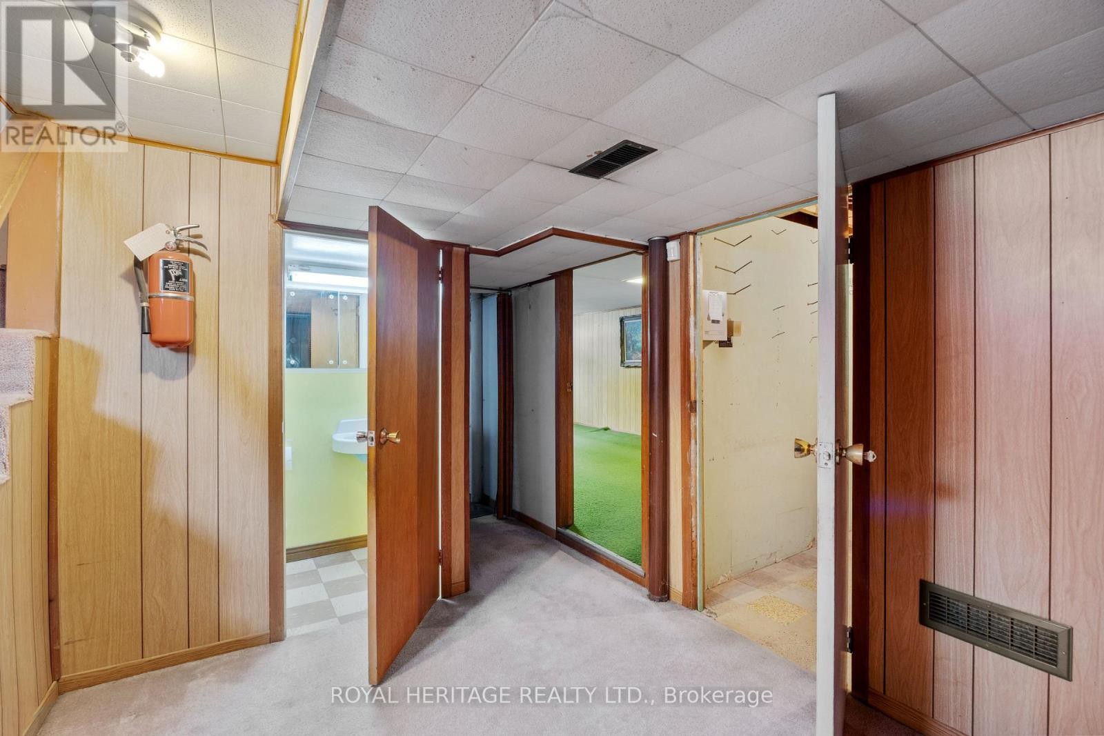 












178 ELLENDALE DRIVE

,
Toronto (Dorset Park),




Ontario
M1P1P4

