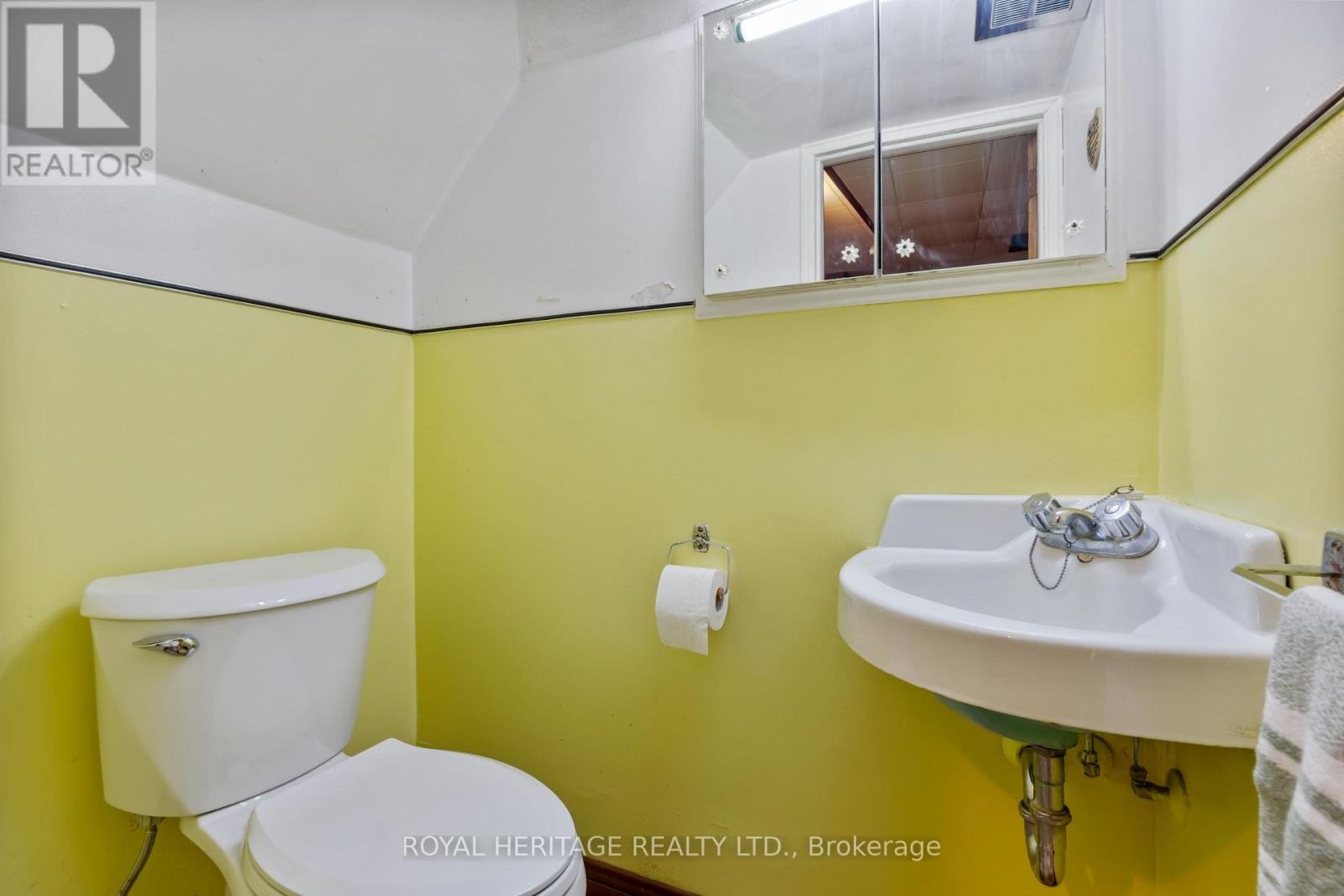 












178 ELLENDALE DRIVE

,
Toronto (Dorset Park),




Ontario
M1P1P4

