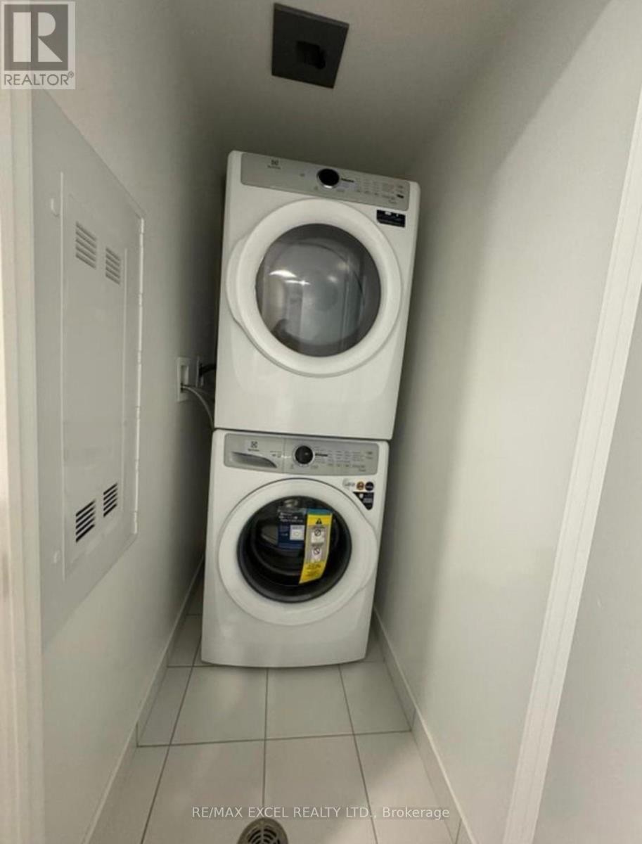 












3121 - 2031 KENNEDY ROAD

,
Toronto (Agincourt South-Malvern West),




Ontario
M1T0B8

