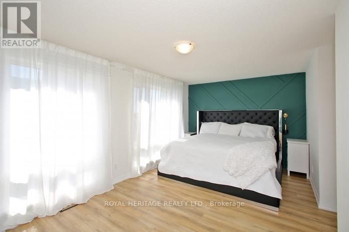 












5 KLEIN WAY

,
Whitby (Taunton North),




Ontario
L1R0S6

