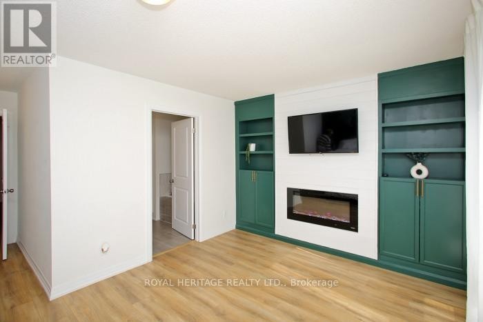 












5 KLEIN WAY

,
Whitby (Taunton North),




Ontario
L1R0S6

