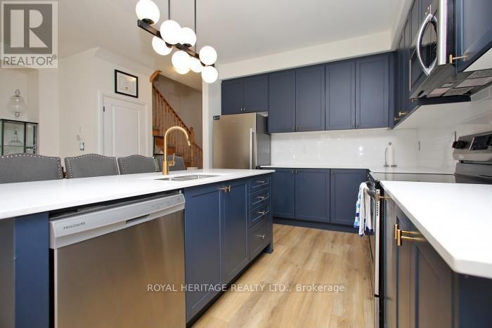 












5 KLEIN WAY

,
Whitby (Taunton North),




Ontario
L1R0S6

