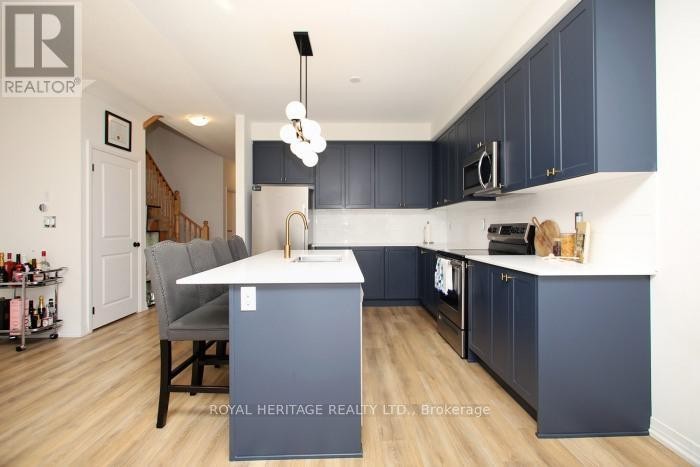 












5 KLEIN WAY

,
Whitby (Taunton North),




Ontario
L1R0S6

