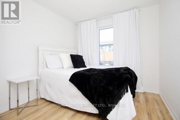 












5 KLEIN WAY

,
Whitby (Taunton North),




Ontario
L1R0S6

