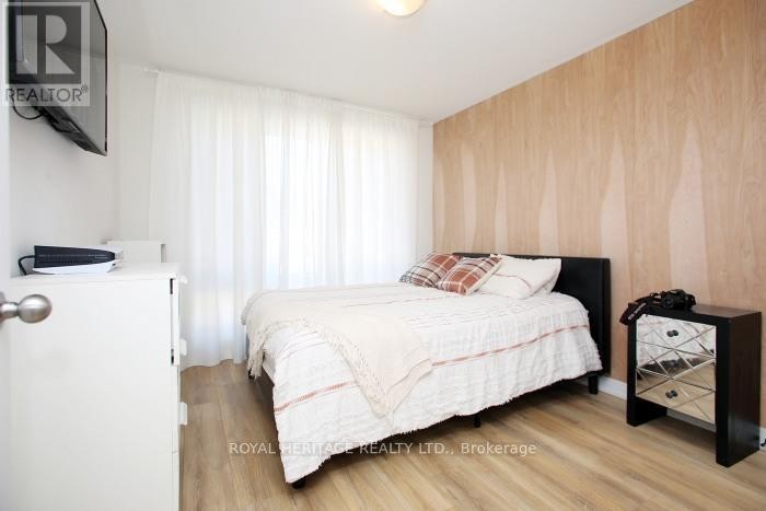 












5 KLEIN WAY

,
Whitby (Taunton North),




Ontario
L1R0S6

