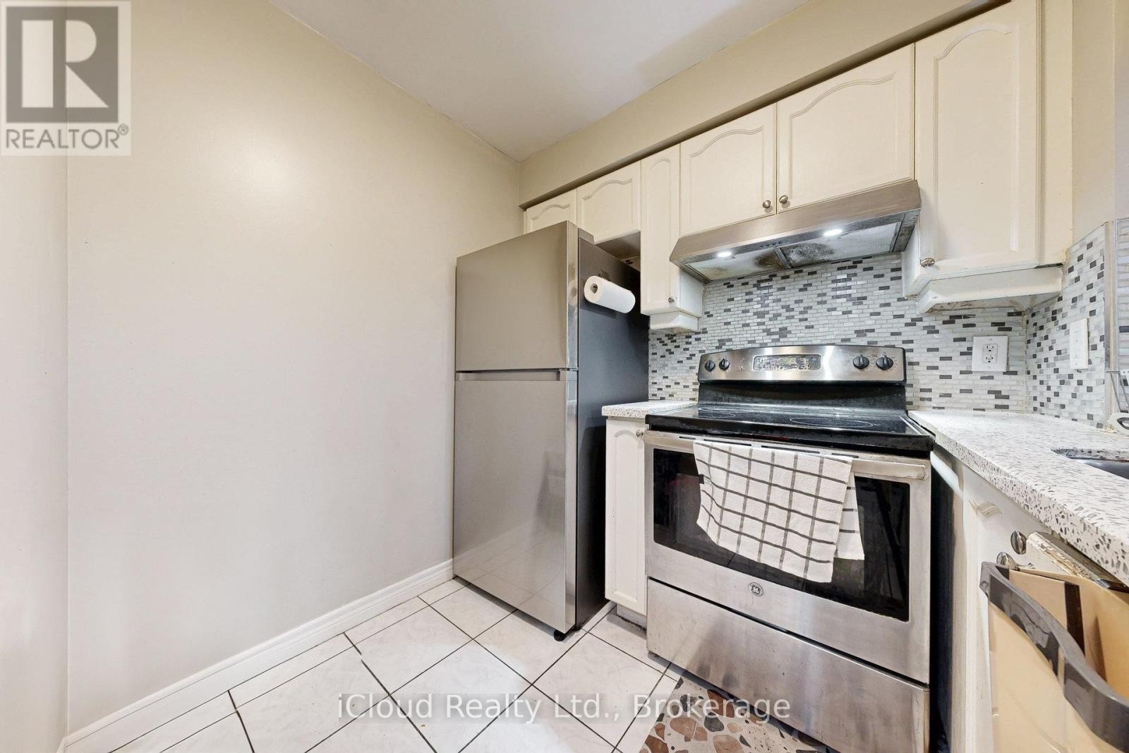 












3232 - 68 CORPORATE DRIVE

,
Toronto (Woburn),




Ontario
M1H3H3

