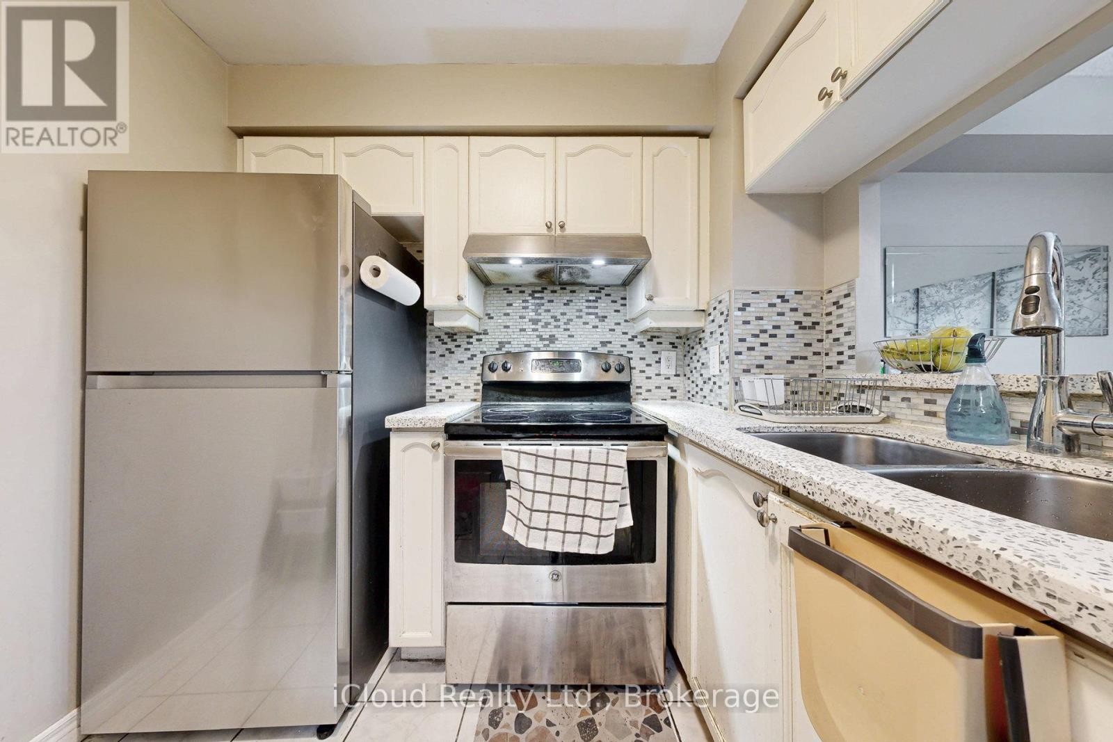 












3232 - 68 CORPORATE DRIVE

,
Toronto (Woburn),




Ontario
M1H3H3

