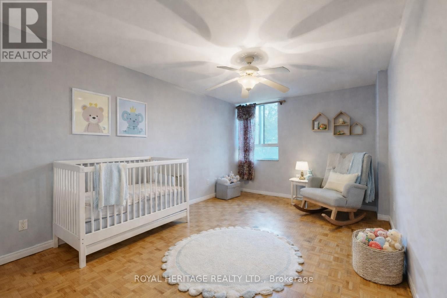 












301 - 3 MASSEY SQUARE

,
Toronto (Crescent Town),




Ontario
M4C5L5

