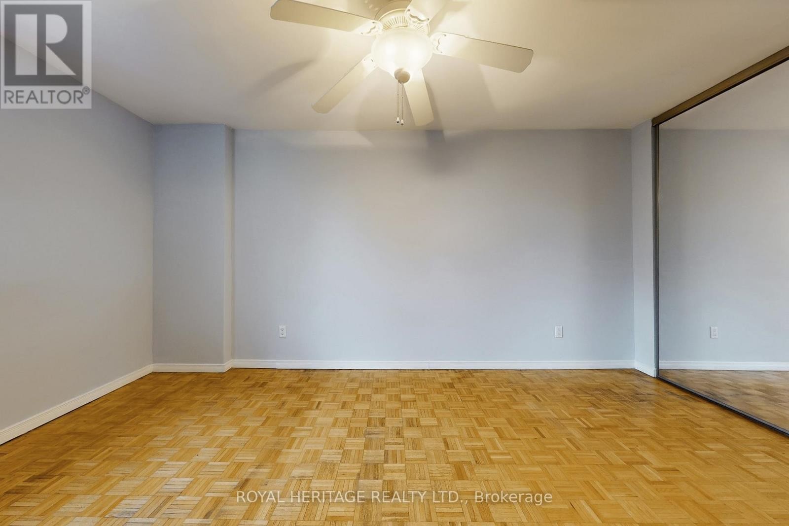 












301 - 3 MASSEY SQUARE

,
Toronto (Crescent Town),




Ontario
M4C5L5

