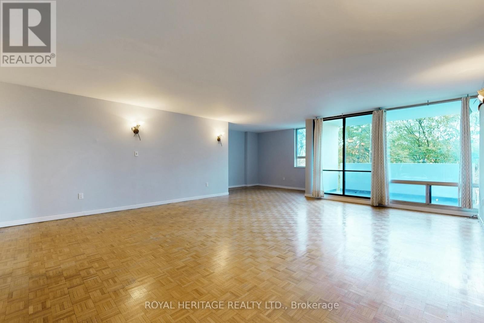 












301 - 3 MASSEY SQUARE

,
Toronto (Crescent Town),




Ontario
M4C5L5

