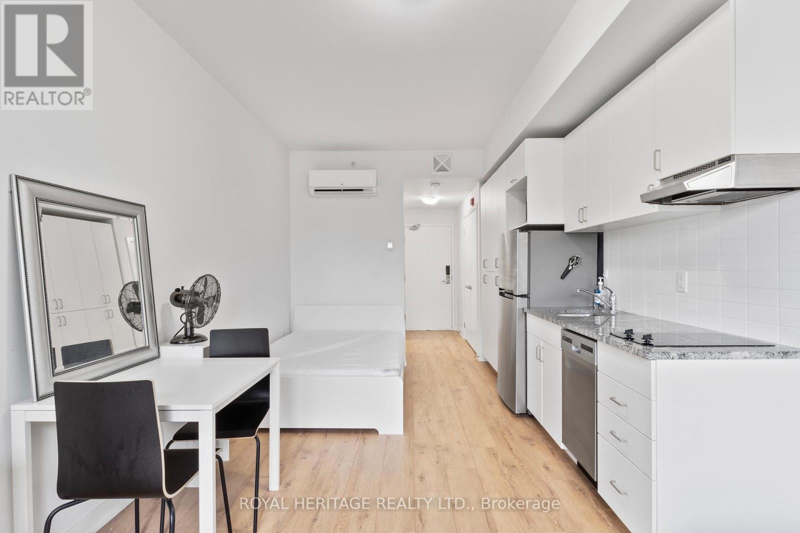 












307 - 1800 SIMCOE STREET N

,
Oshawa (Samac),




Ontario
L1G0C2

