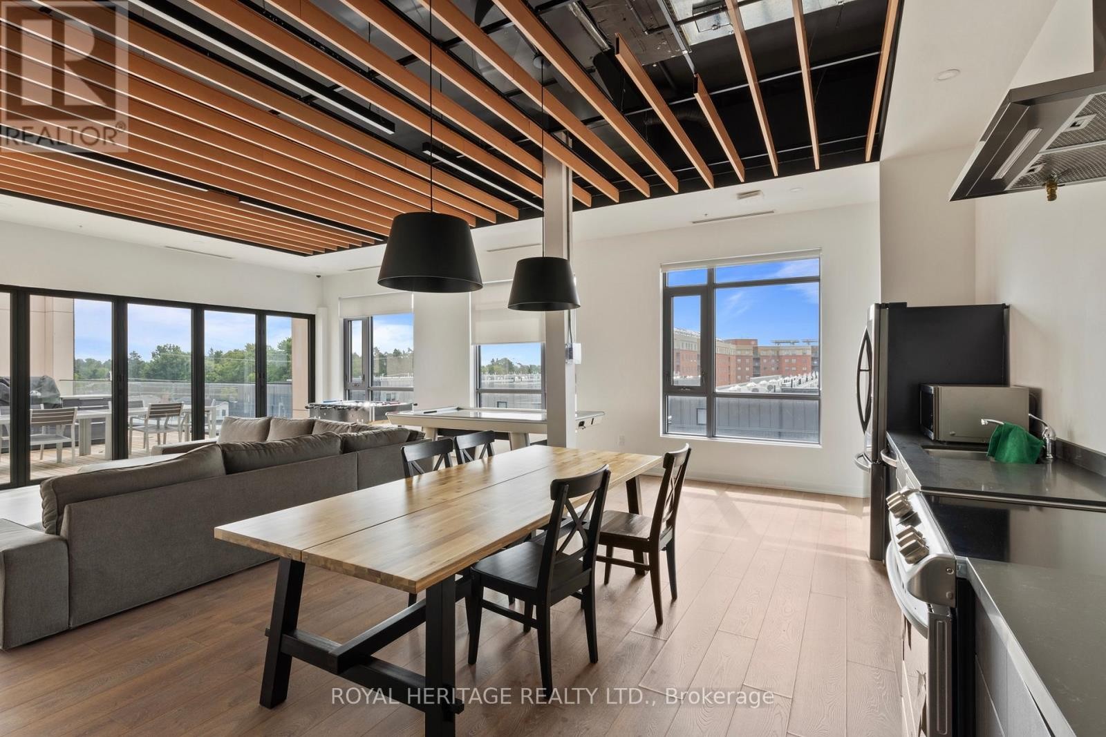 












307 - 1800 SIMCOE STREET N

,
Oshawa (Samac),




Ontario
L1G0C2

