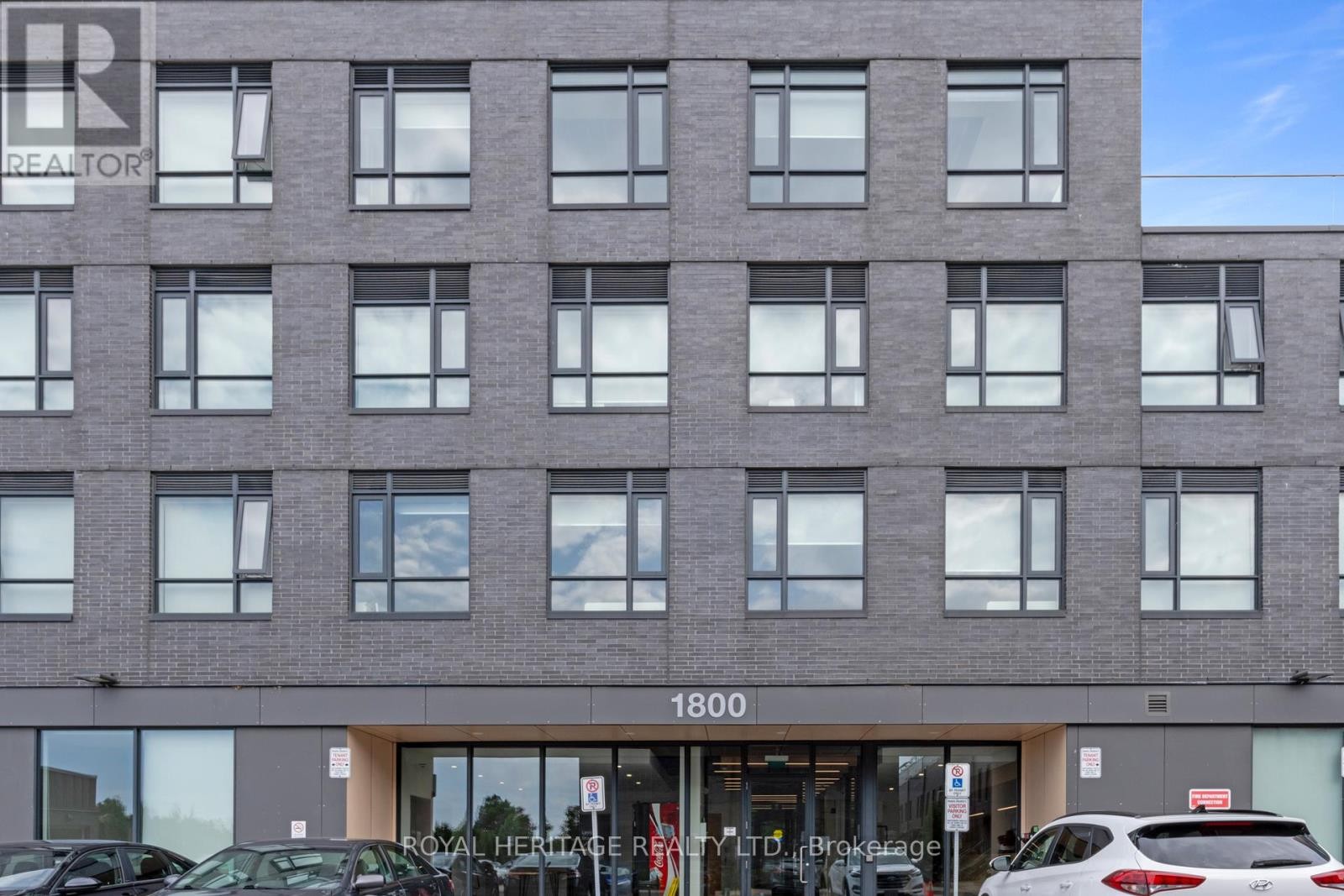 












307 - 1800 SIMCOE STREET N

,
Oshawa (Samac),




Ontario
L1G0C2

