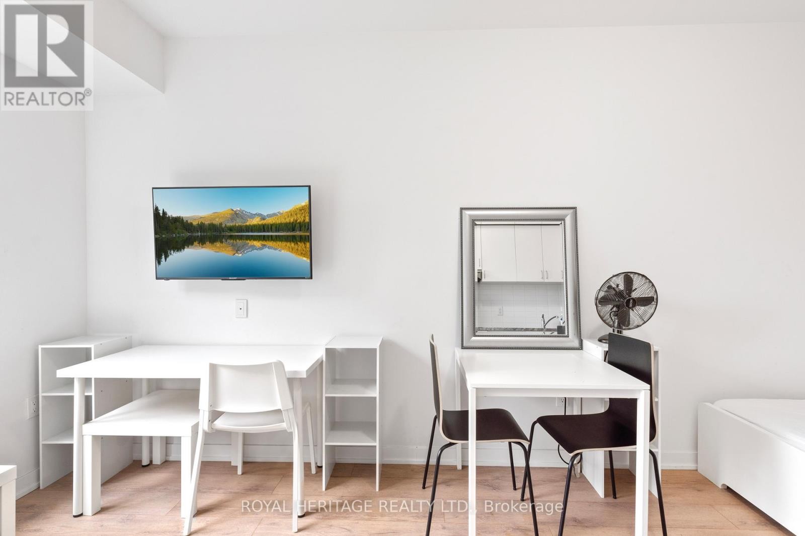 












307 - 1800 SIMCOE STREET N

,
Oshawa (Samac),




Ontario
L1G0C2

